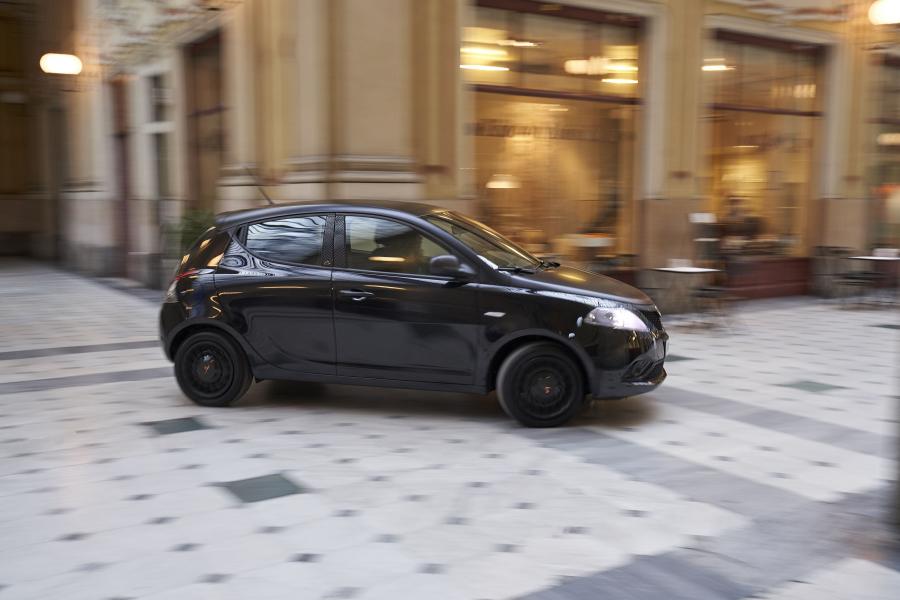  Lancia Ypsilon Black and Noir (846) 2019 года  (фото 15 из 39)